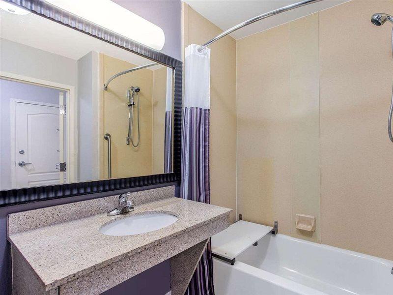 La Quinta Inn & Suites Fultondale Zewnętrze zdjęcie