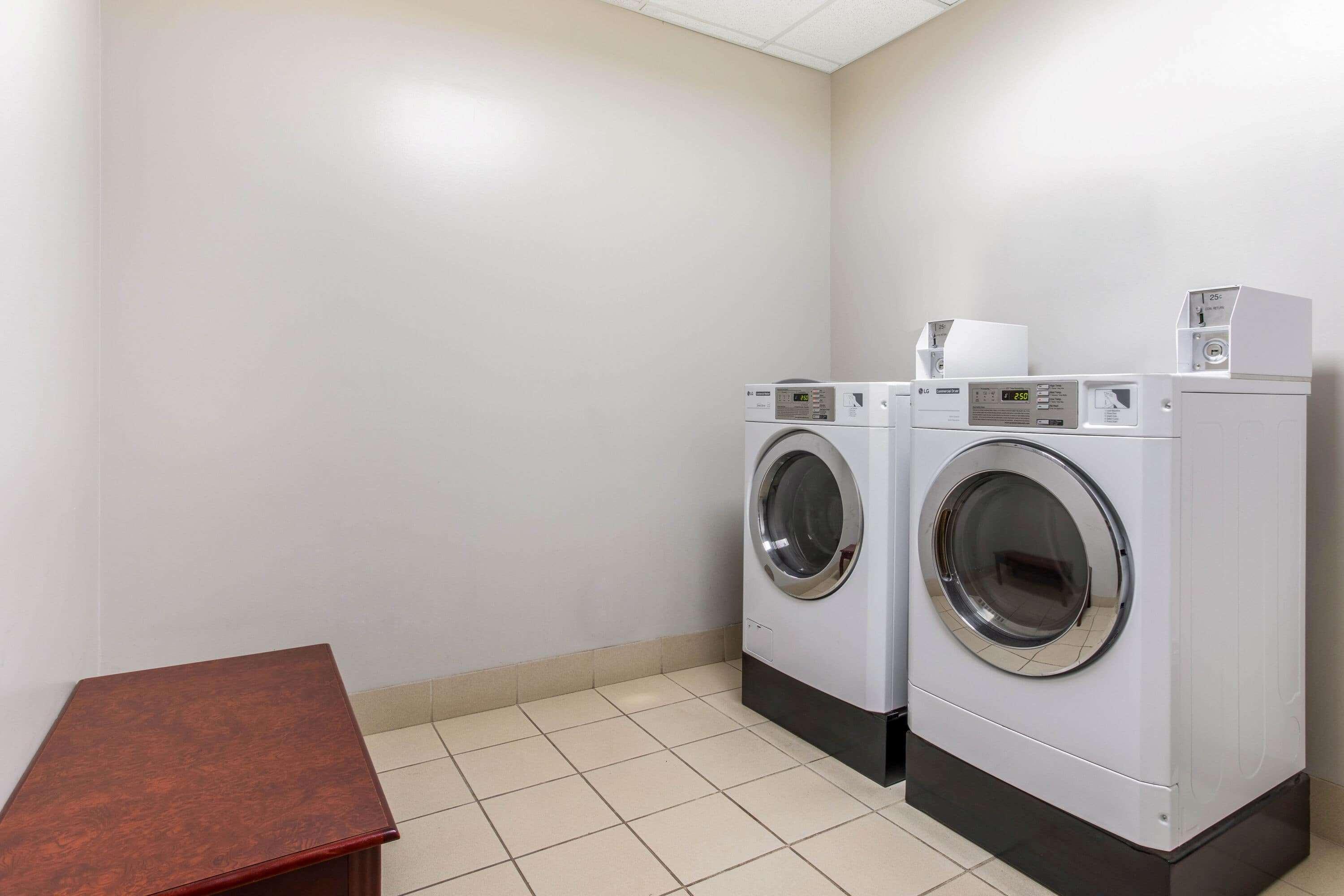 La Quinta Inn & Suites Fultondale Zewnętrze zdjęcie