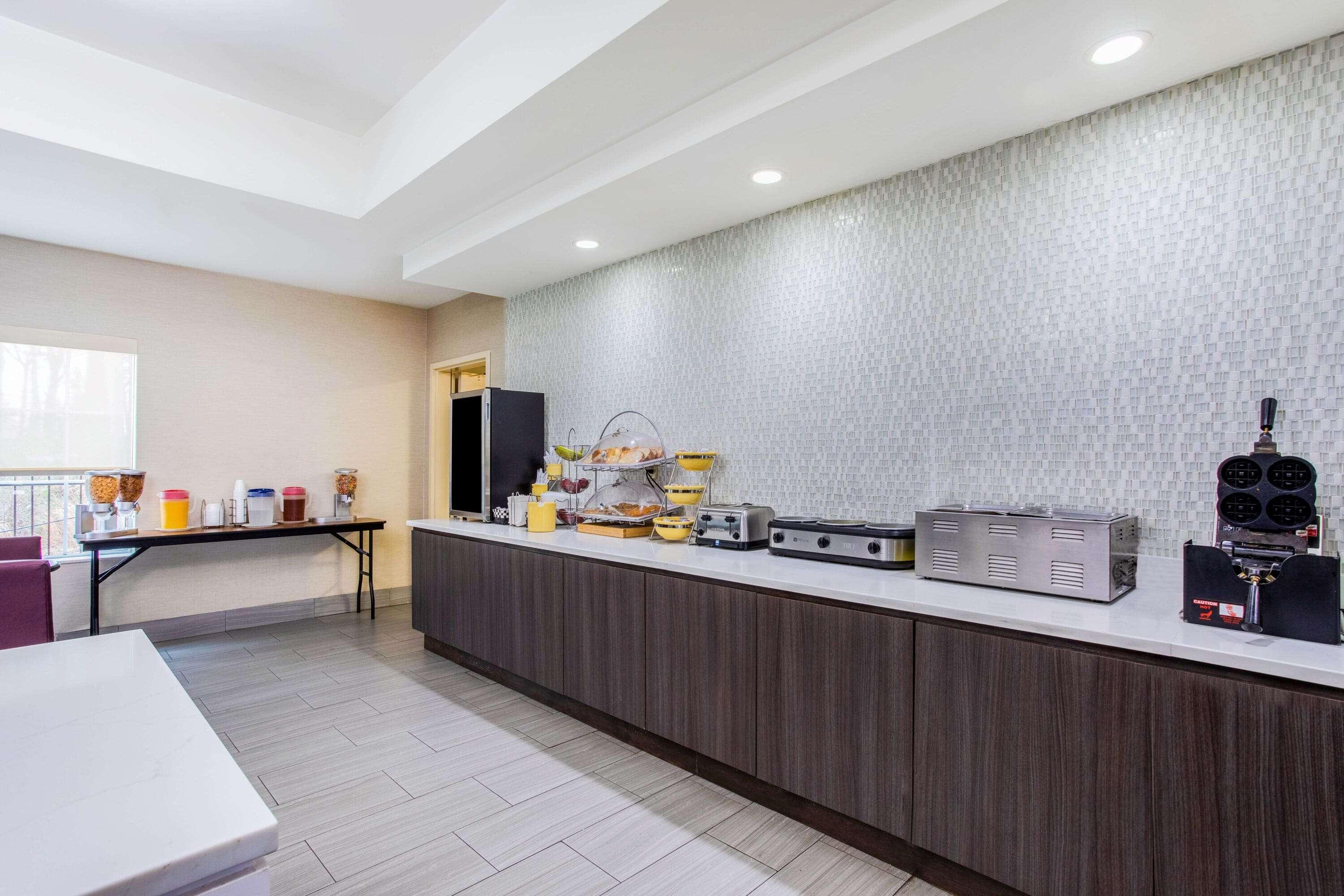 La Quinta Inn & Suites Fultondale Zewnętrze zdjęcie